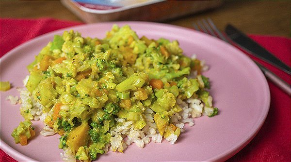 Legumes ao leite de coco com castanha de caju