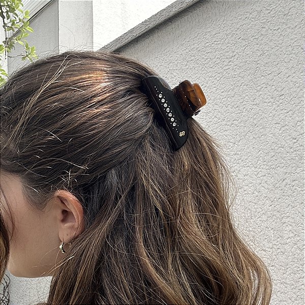 Piranha de cabelo Bianca acrílico strass marrom 05 024