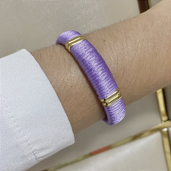 Pulseira tecido lilás com dourado