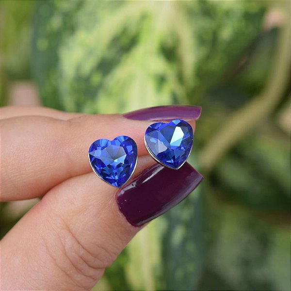 Brinco coração cristal azul royal ródio semijoia HC 99