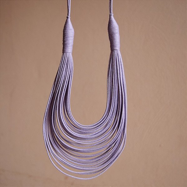 Colar Design Natural fios de algodão lilás CO 1341