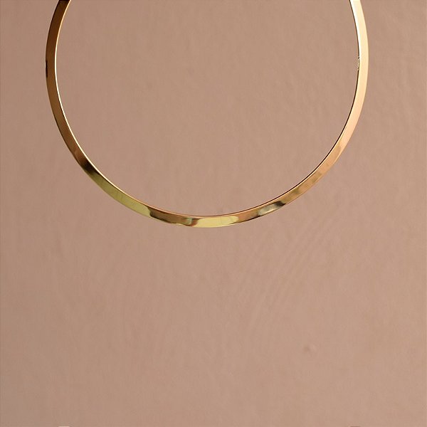 Colar aro choker metal ouro semijoia 7299