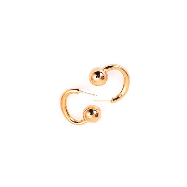 Brinco Fabrizio Giannone curvado esfera ouro semijoia