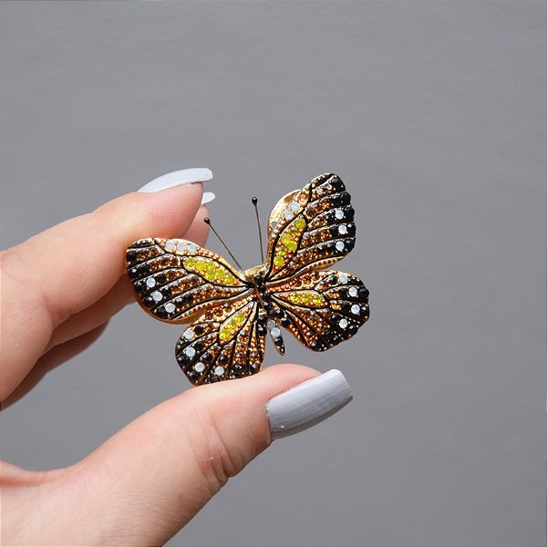 Broche magnético borboleta cristais laranja e amarelo m