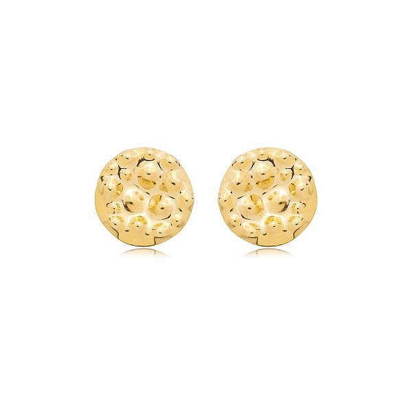 Brinco chapa redonda metal martelado ouro semijoia BZ21802AU