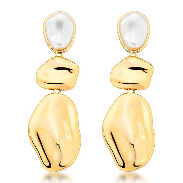 Brinco assimétrico pérola shell ouro semijoia