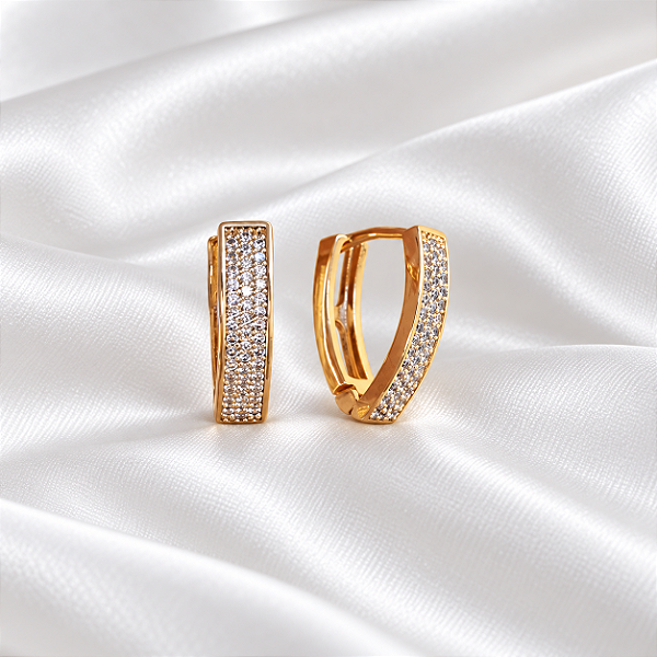 Brinco Argolinha Ouro em V com Micro Zircônias 18k06008