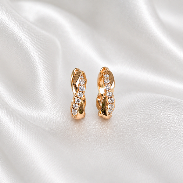 Brinco Argolinha Trançada com Zircônias Cristais 24k05017
