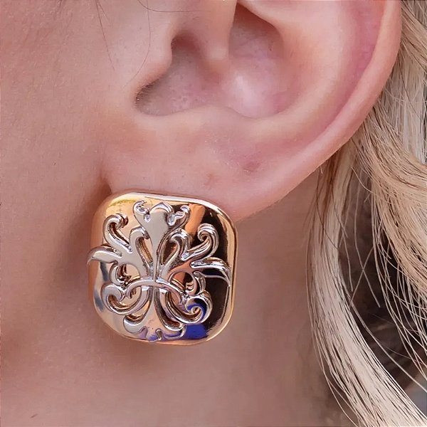 Brinco arabesco ouro e ródio semijoia