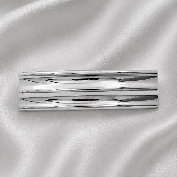 Presilha de Cabelo Retangular em Metal Prateado com Frisos – 8,5 cm