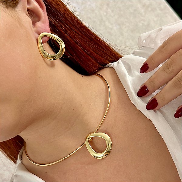 Colar e brinco gota vazada ouro semijoia 689