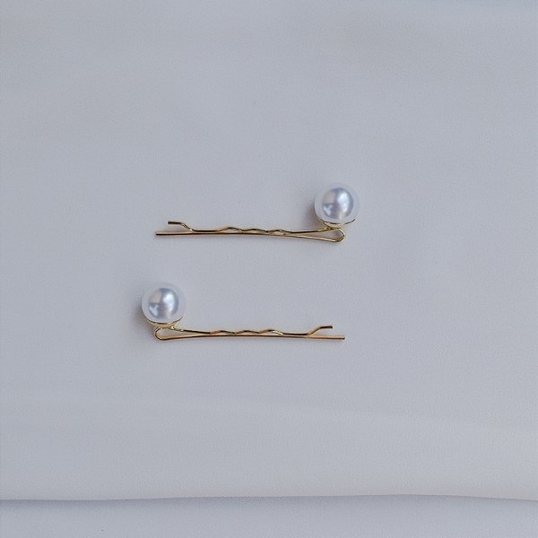 Grampo metal dourado pérola par