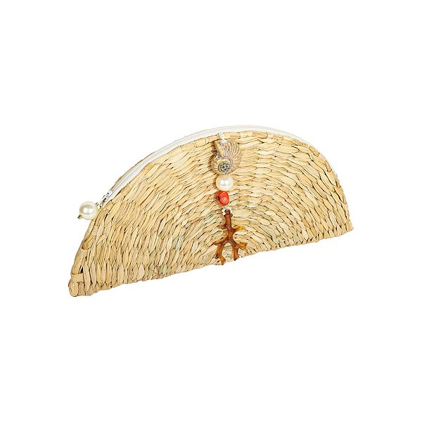 Clutch Alana Tenório palha natural pingente concha