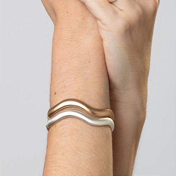 Bracelete ondulado ouro e ródio fosco semijoia