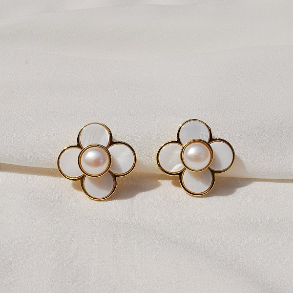 Brinco pressão flor madrepérola ouro semijoia 6968005