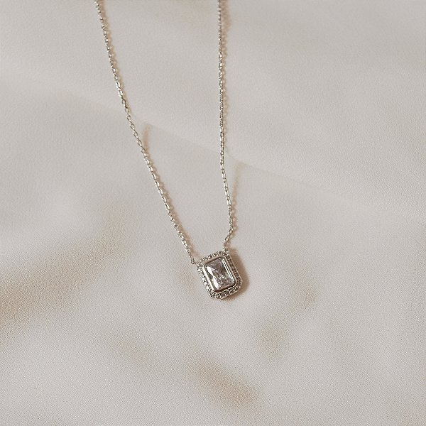 Colar pingente retangular zircônia ródio semijoia