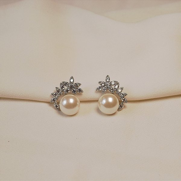 Brinco flor pérola shell ródio semijoia