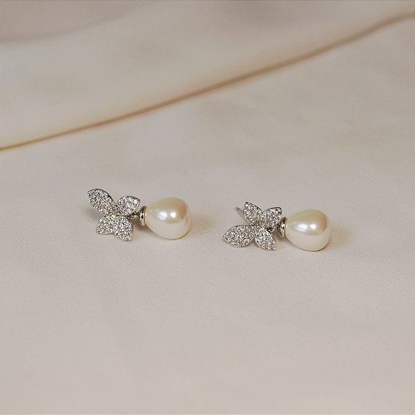 Brinco borboleta pérola shell ródio semijoia