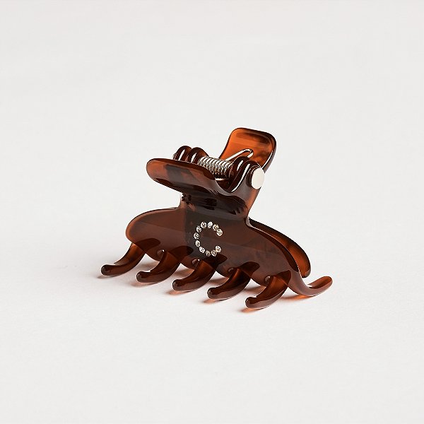 Piranha de cabelo Bianca acrílico p marrom letra C 05 080