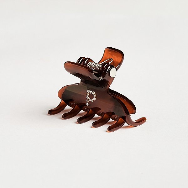 Piranha de cabelo Bianca acrílico p marrom letra P 05 080