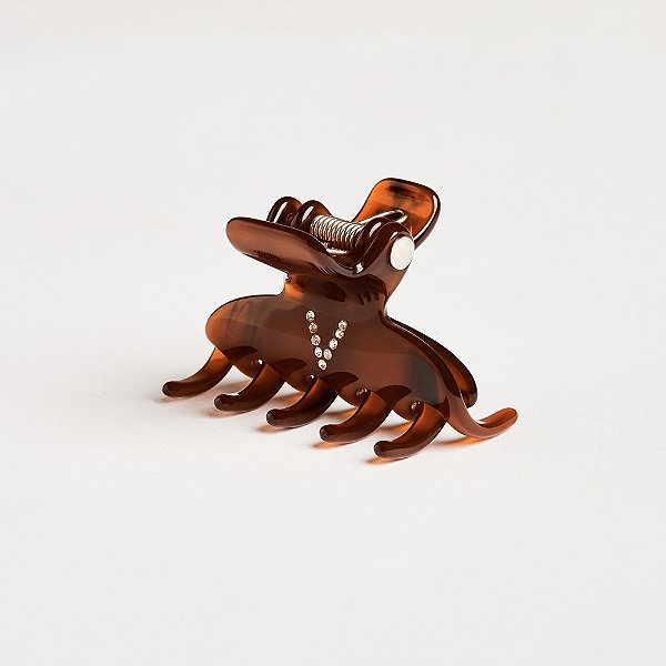 Piranha de cabelo Bianca acrílico p marrom letra V 05 080