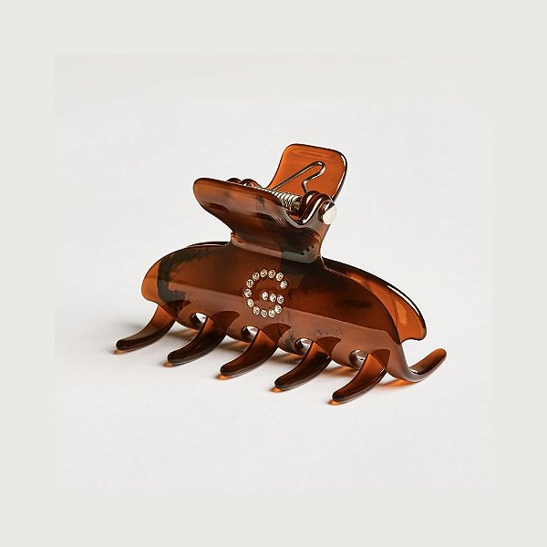 Piranha de cabelo Bianca acrílico m marrom letra G 05 008