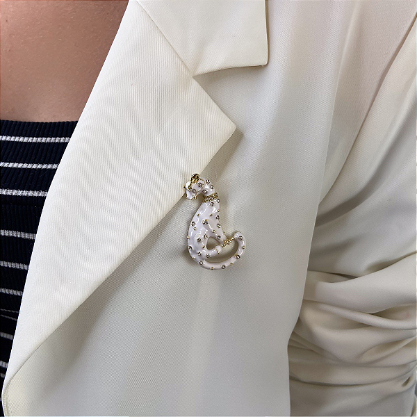 Broche leopardo resina branca strass