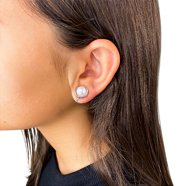 Brinco pressão pérola ródio semijoia