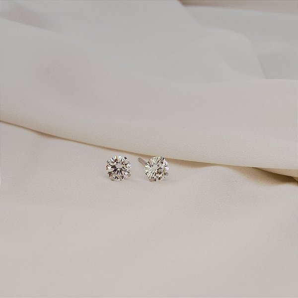 Brinco ponto de luz moissanite 6,5 mm prata 925