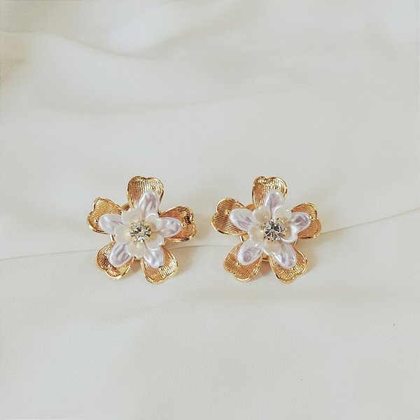 Capa para botão e botton floral madrepérola par