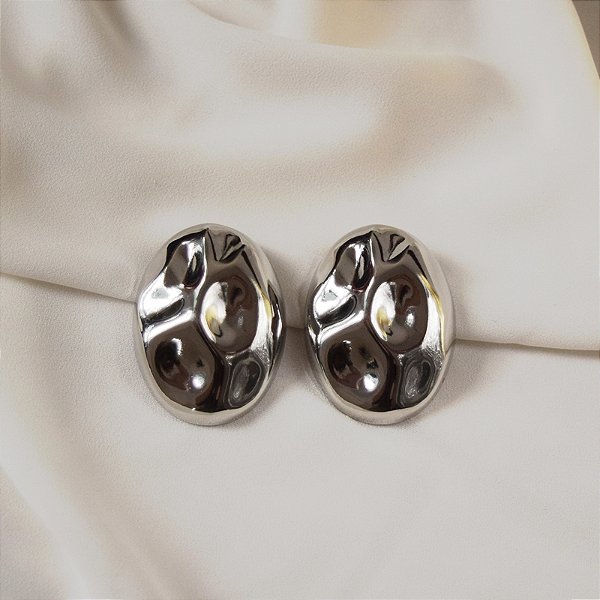 Maxi brinco oval martelado ródio semijoia