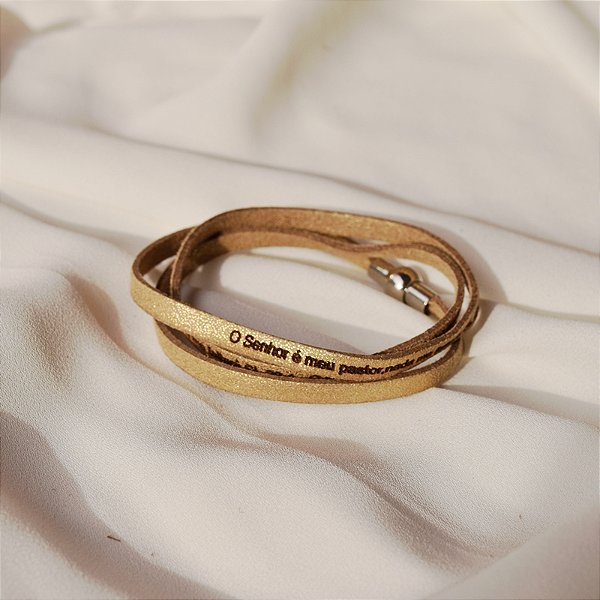Pulseira Fernanda Villela couro dourado com brilhinhos Salmo 23