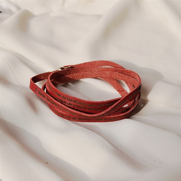 Pulseira Fernanda Villela couro vermelho Oração Santa Teresinha