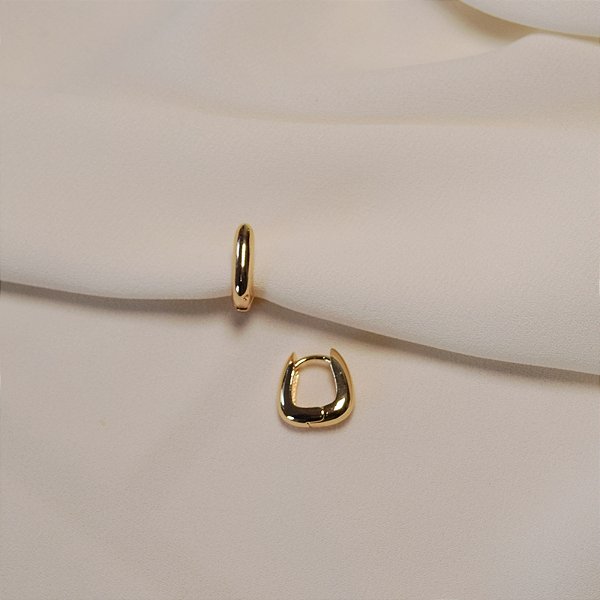 Brinco argolinha retangular ouro semijoia 26k08013