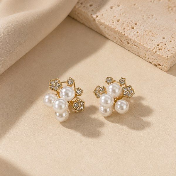 Brinco de Pressão com Pérolas e Zircônias Ouro
