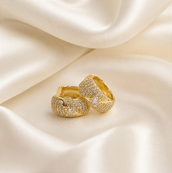 Brinco Argolinha Dourada com Zircônias e Banhada Ouro 24K14003