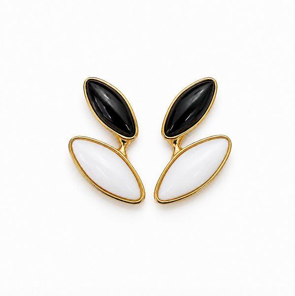 Brinco com Pedra natural Porcelana e Obsidiana Negra com Banho Ouro Semijoia
