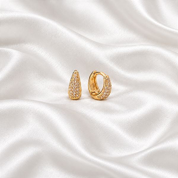 Brinco Argolinha com Zircônias Ouro Semijoia 26K01016