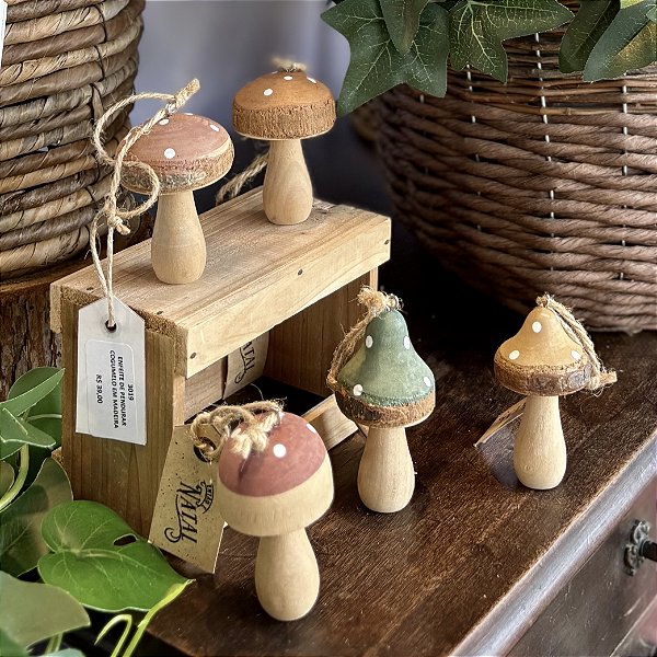 Enfeite de Cogumelos em Madeira p/ Pendurar