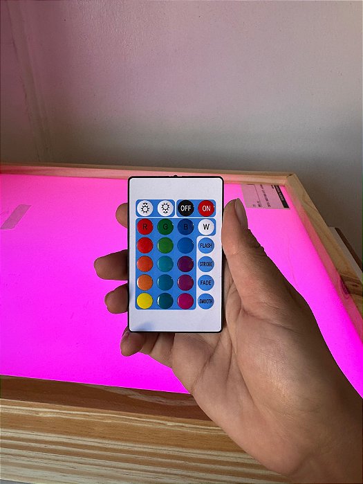 Caixa de Luz com LED em Madeira – Material Sensorial Educativo