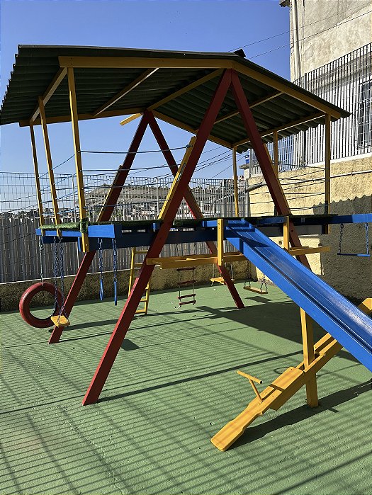 Reforma de parquinho de madeira