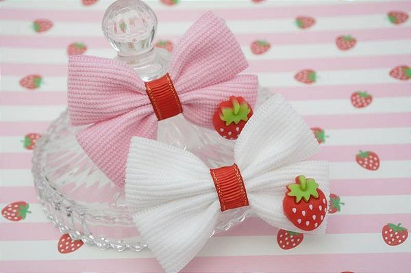 Laço veludo Moranguinho