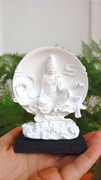 Estatueta Kuan Yin Branca