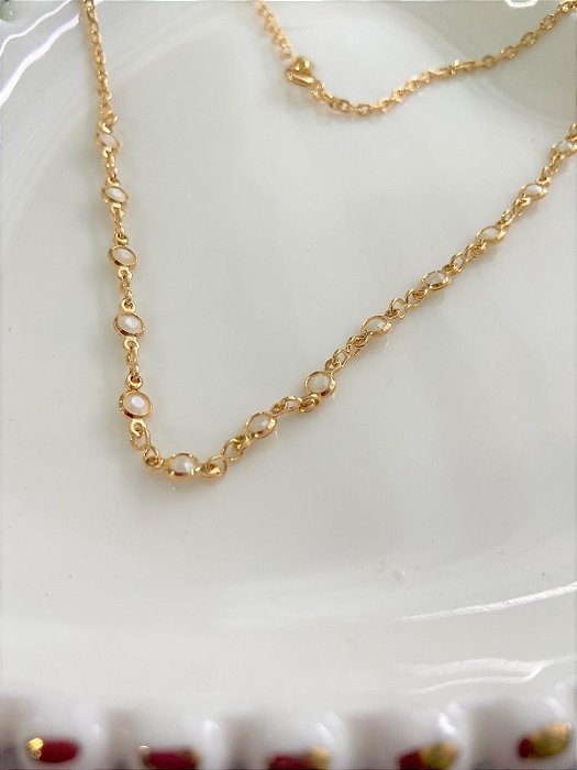 Choker delicada perola acetinada - Folheado a Ouro 18k