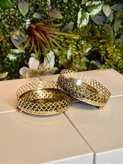 5097 Bandeja doce metal dourada p.