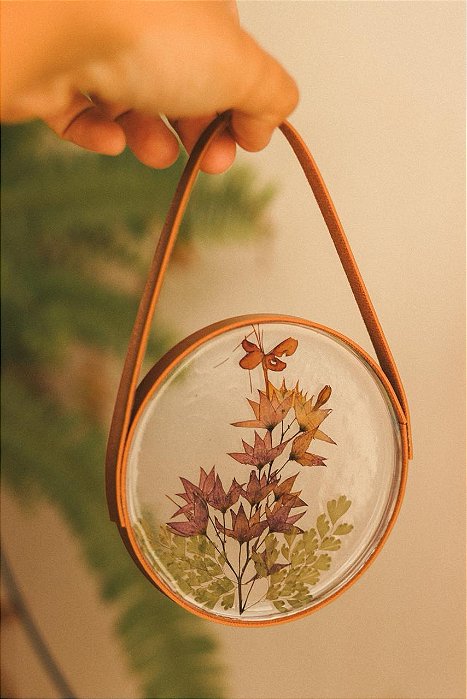 Quadrinho (10cm) com flor lágrima de Cristo e avenca