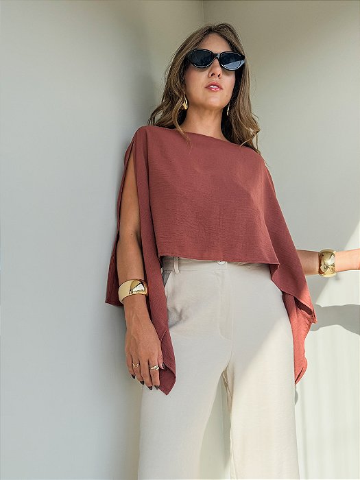 Blusa capa marrom