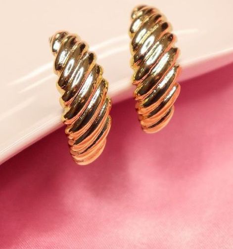 Brinco Ear Hook Entrelaçado