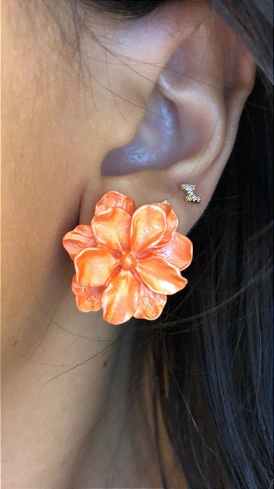 Brinco Flor Azaléia Resina Laranja