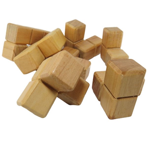 Jogo em madeira desafio e raciocínio lógico  Cubo I
